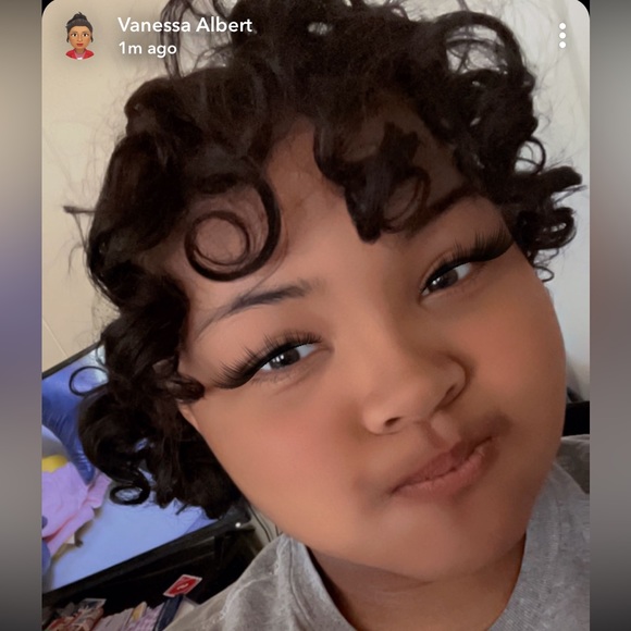 Meet your Posher, Vanessa - Picture 2 of 2